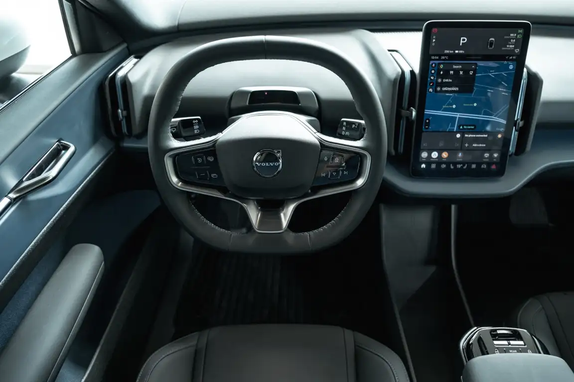 VOLVO EX30