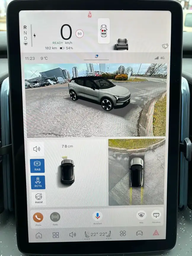 VOLVO EX30