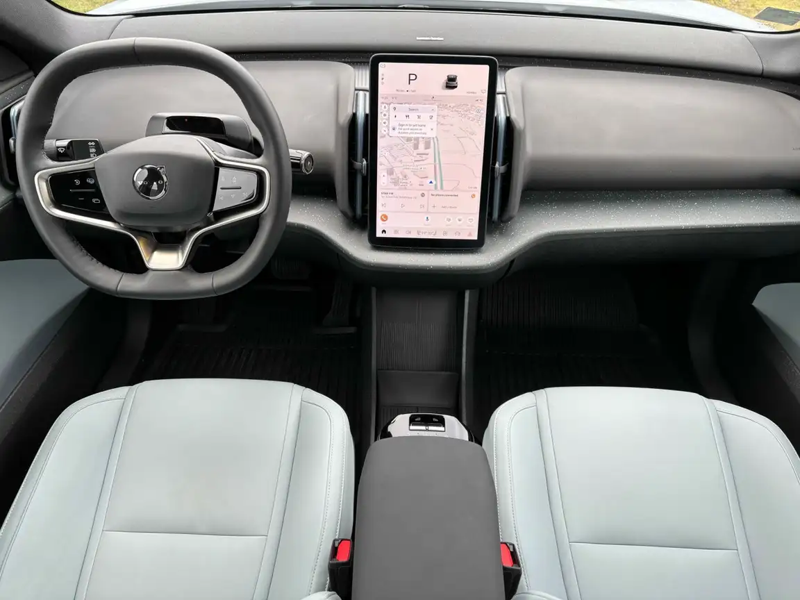 VOLVO EX30