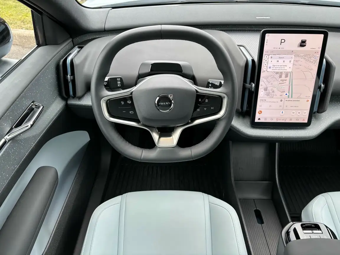 VOLVO EX30