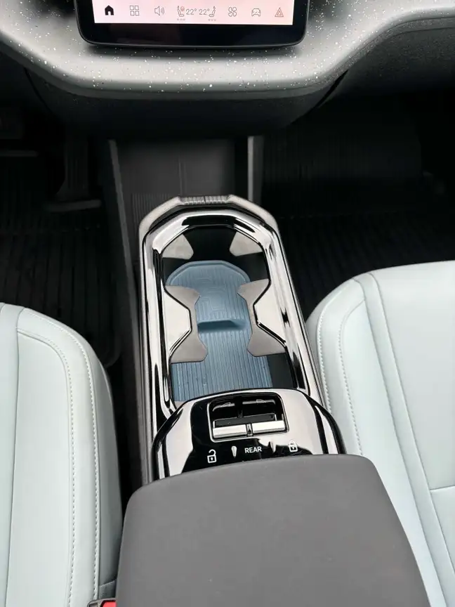 VOLVO EX30