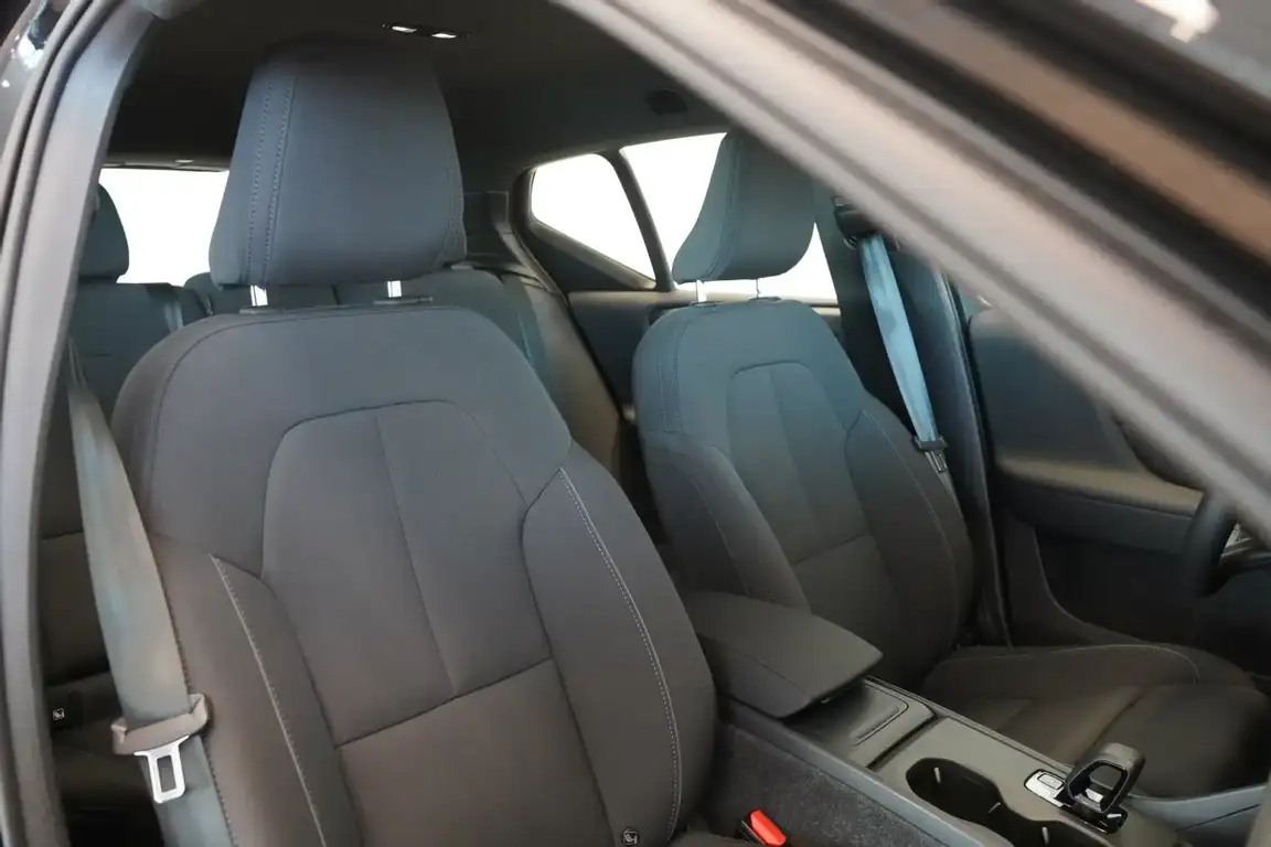 VOLVO EX40
