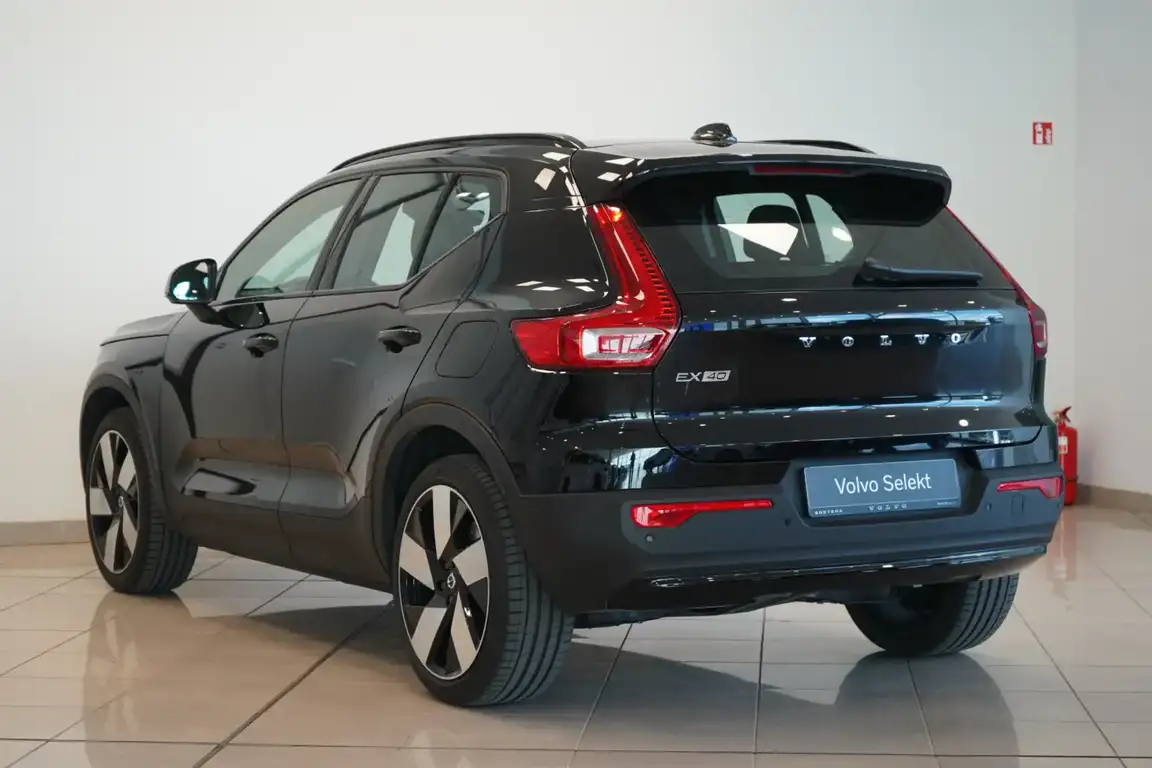 VOLVO EX40