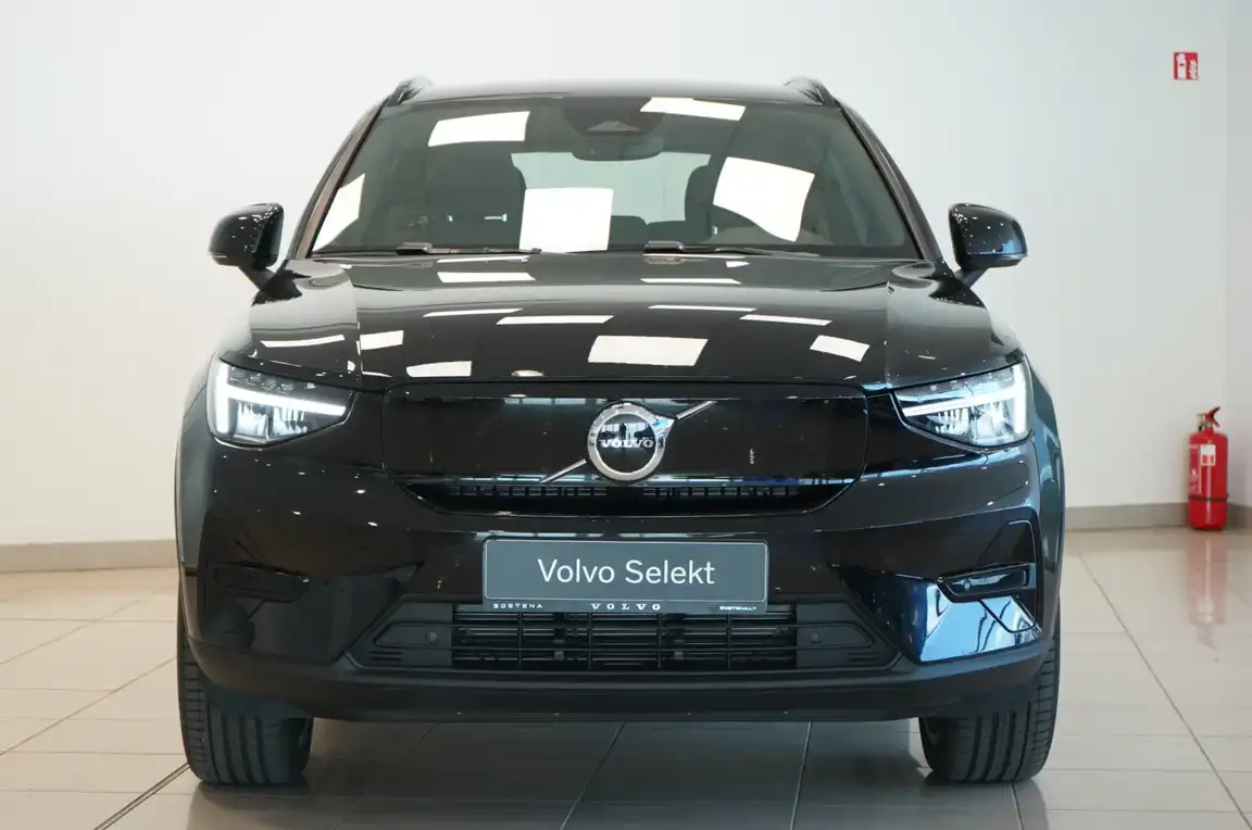VOLVO EX40