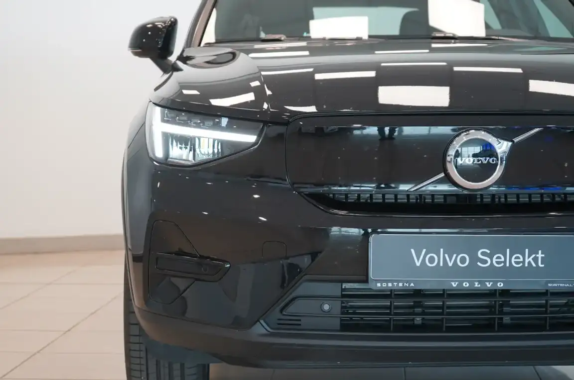 VOLVO EX40