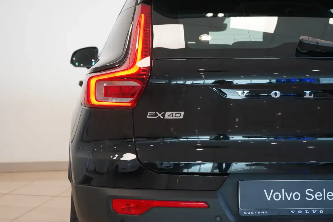 VOLVO EX40