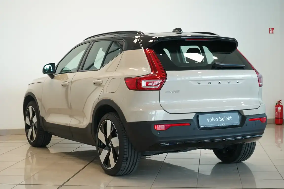 VOLVO EX40