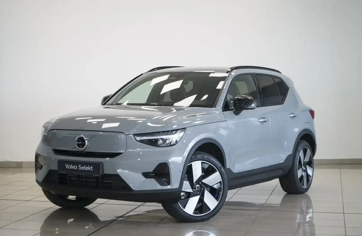 VOLVO EX40