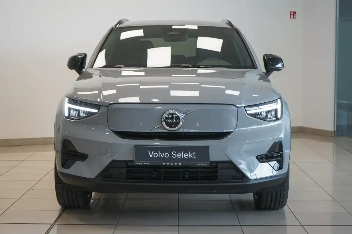 VOLVO EX40
