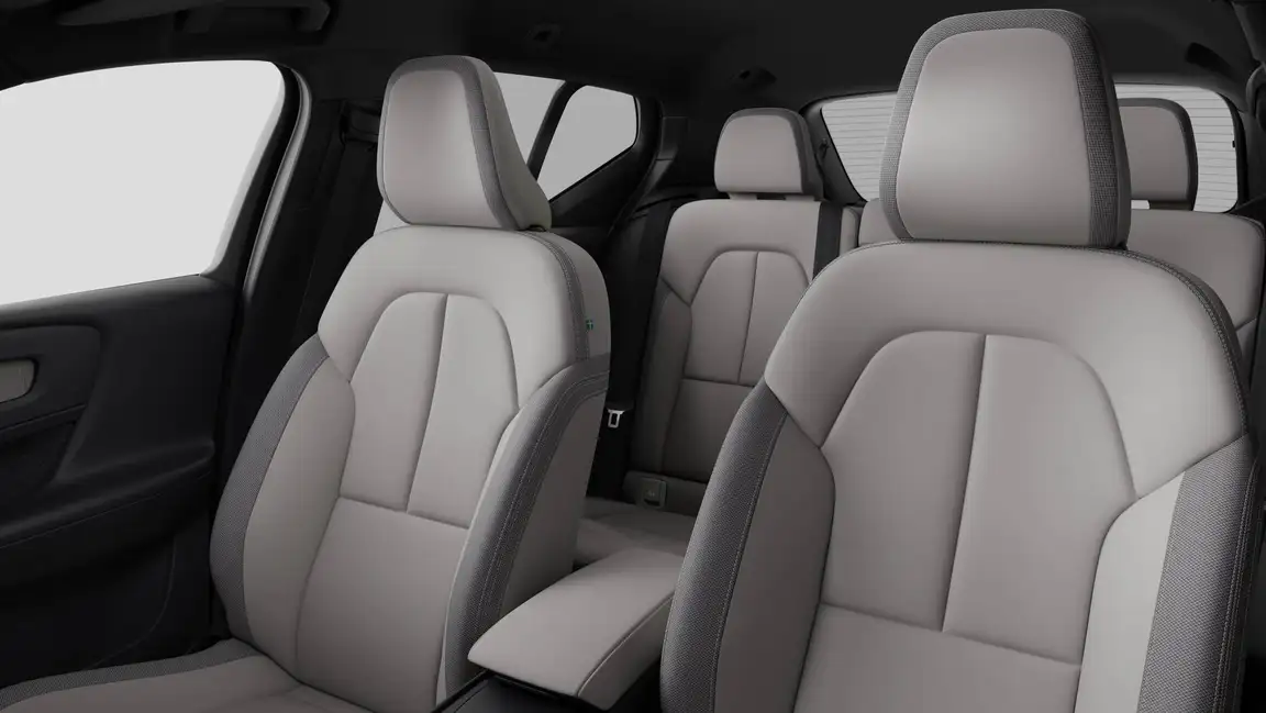 VOLVO EX40
