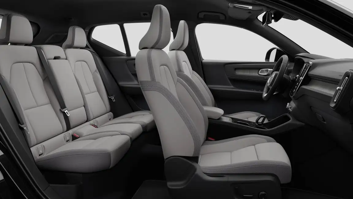 VOLVO EX40