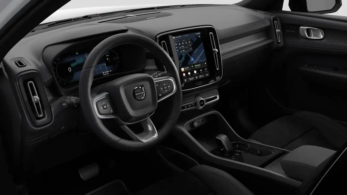VOLVO EX40