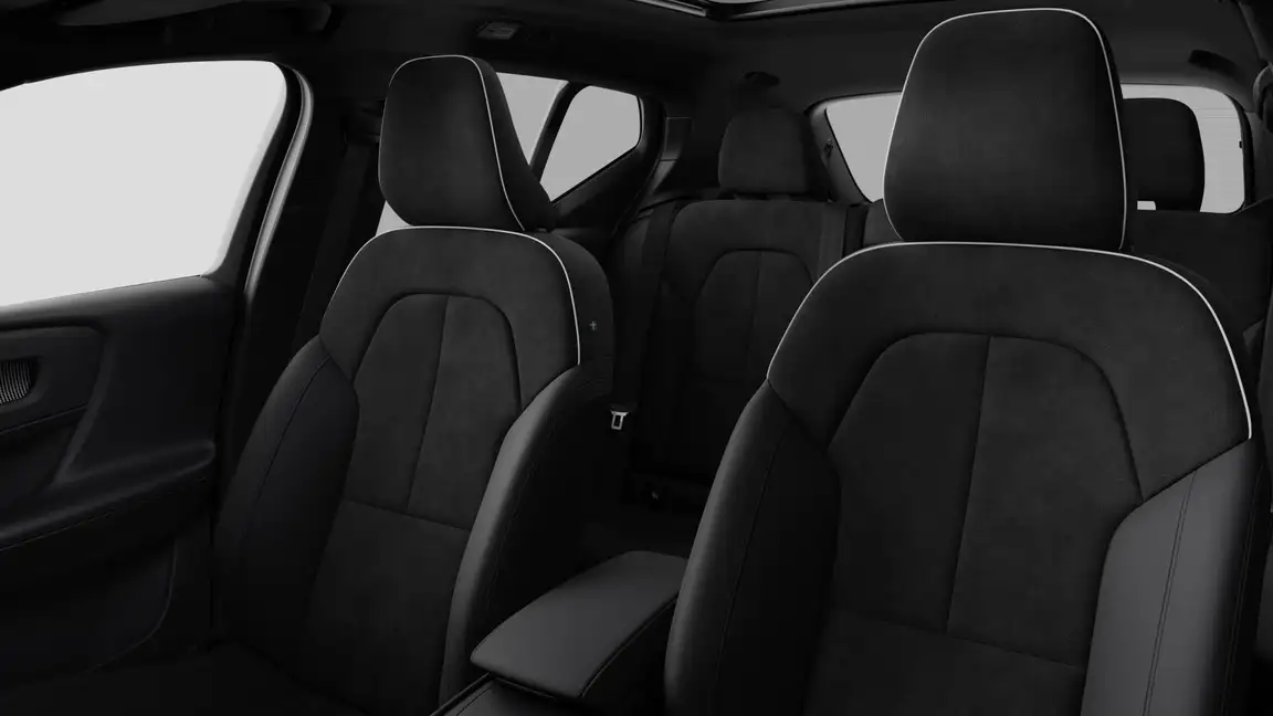 VOLVO EX40
