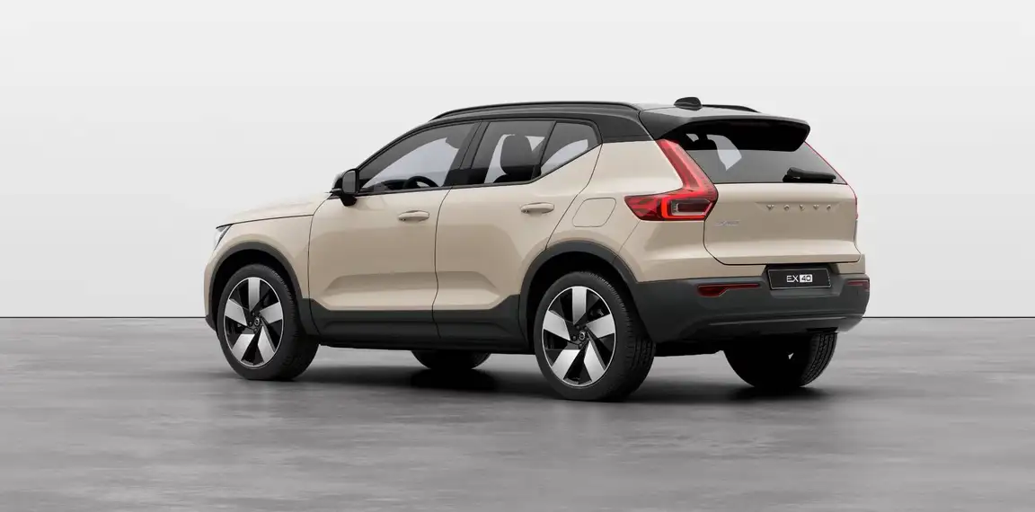 VOLVO EX40