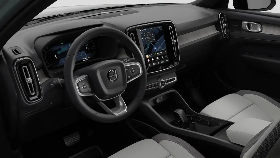 VOLVO EX40