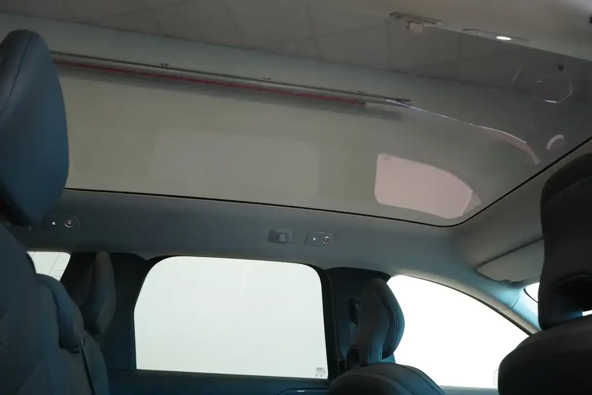 VOLVO EX90