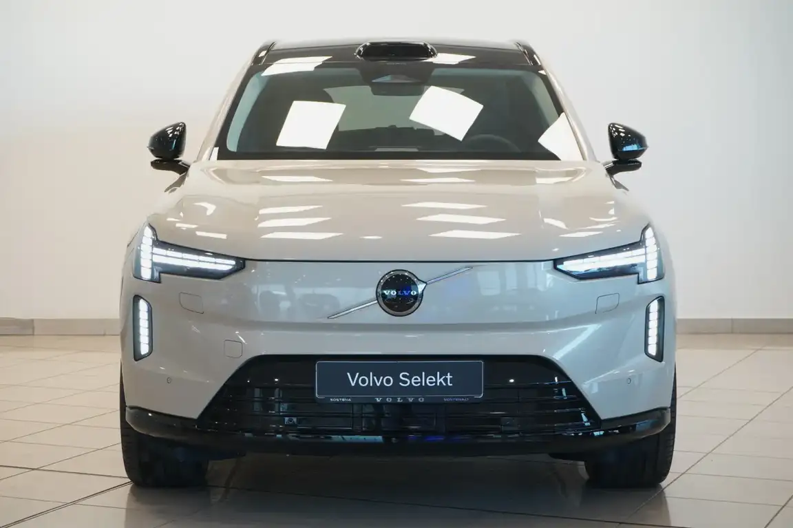 VOLVO EX90