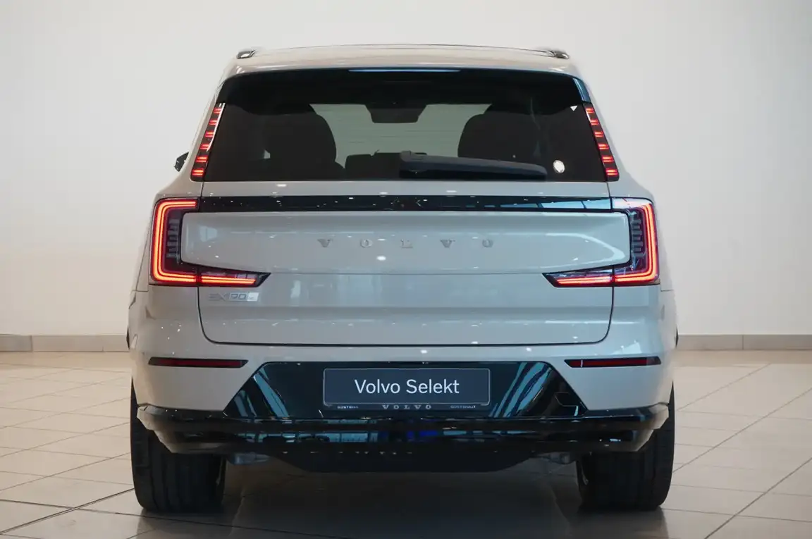 VOLVO EX90