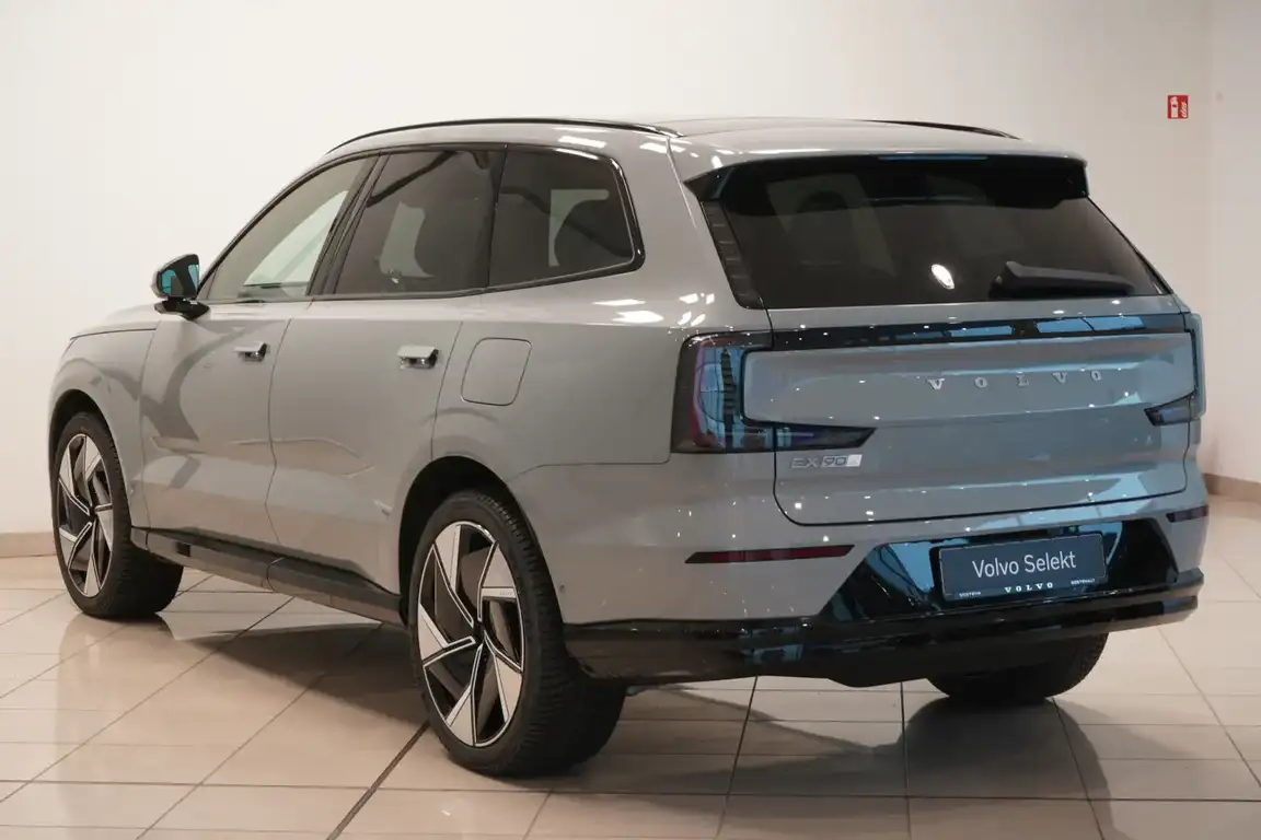 VOLVO EX90