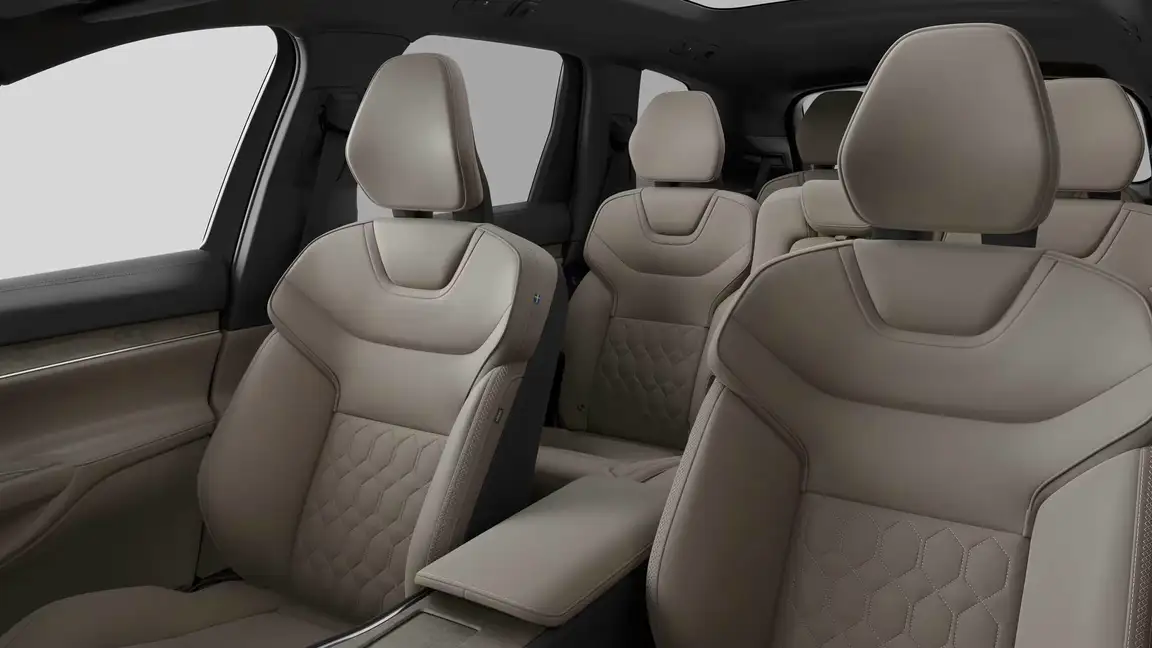 VOLVO EX90