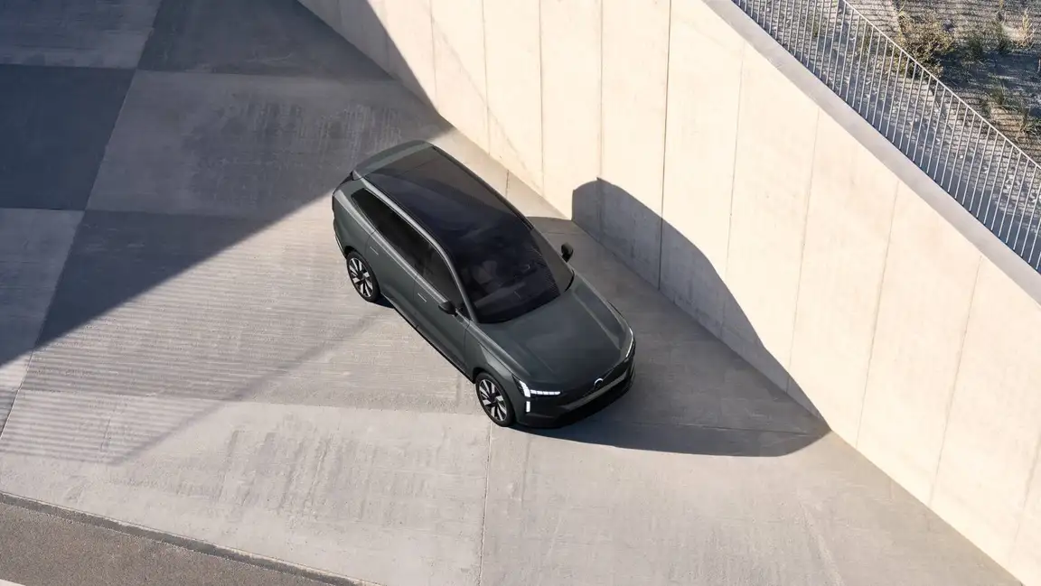 VOLVO EX90