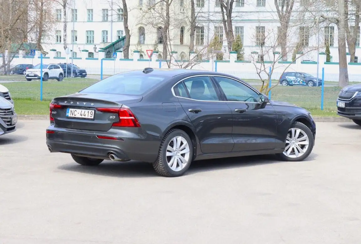 VOLVO S60