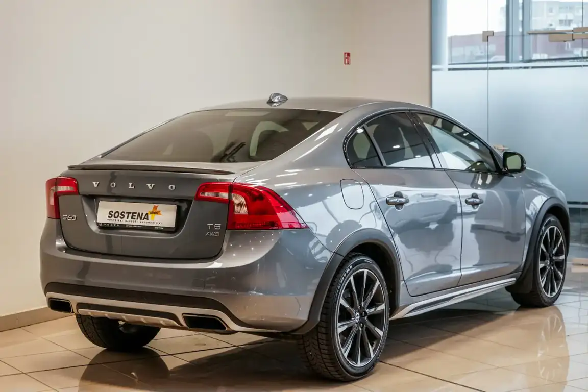 VOLVO S60 CROSS COUNTRY