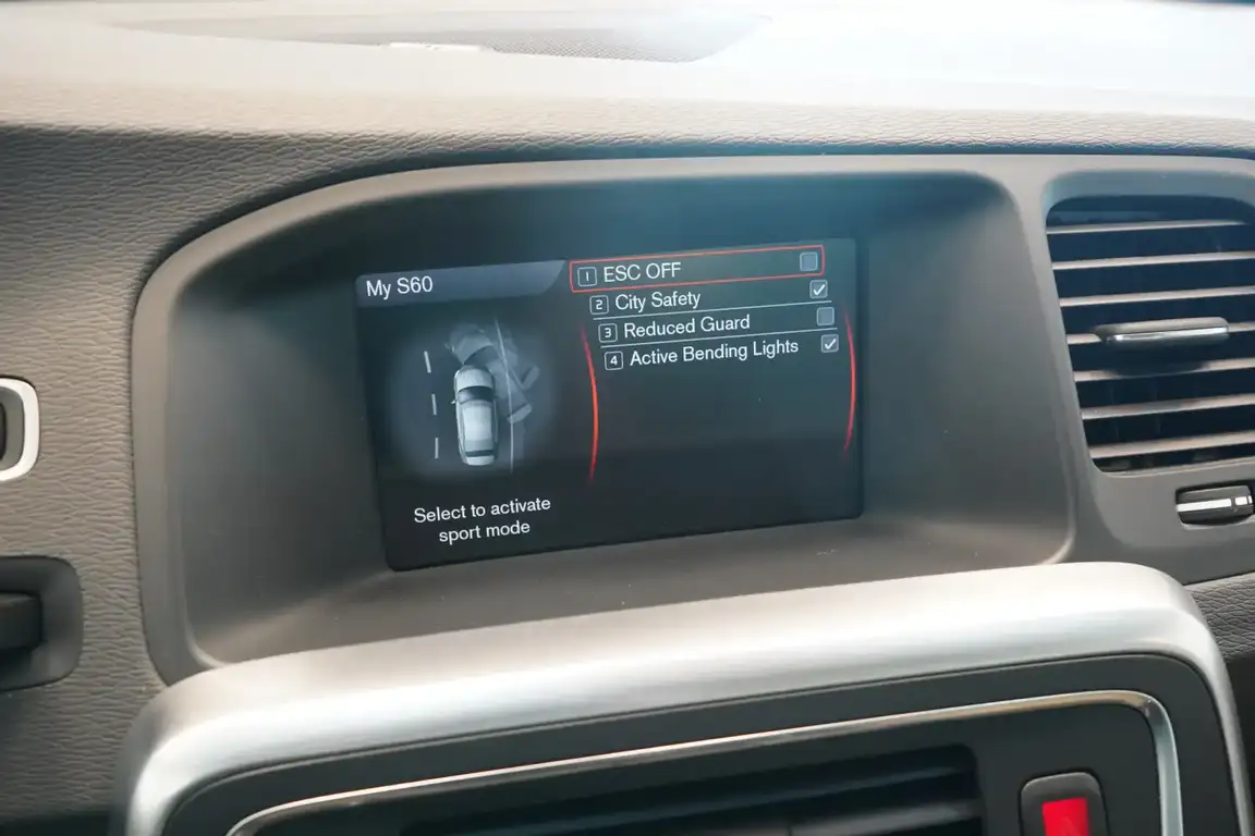 VOLVO S60