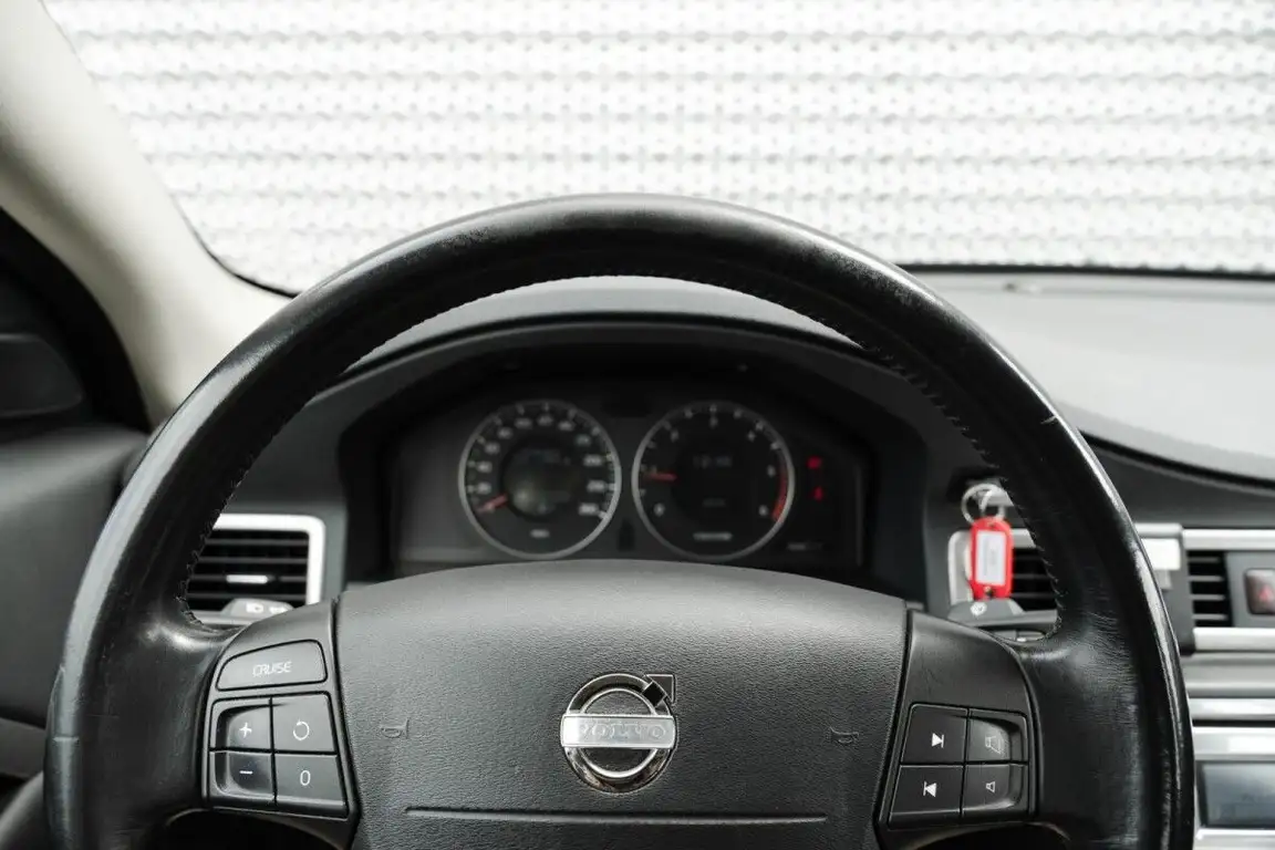 VOLVO S80