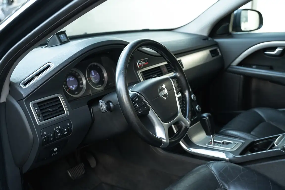 VOLVO S80