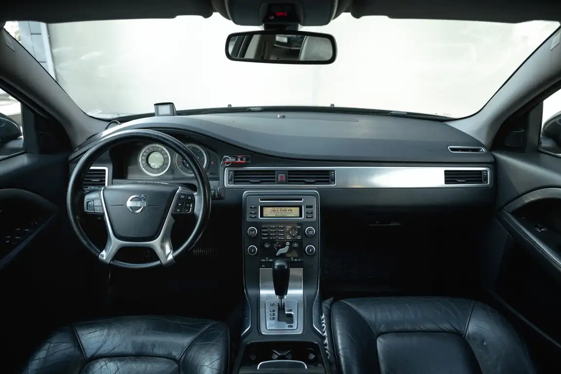 VOLVO S80