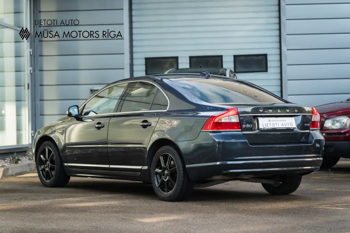 VOLVO S80