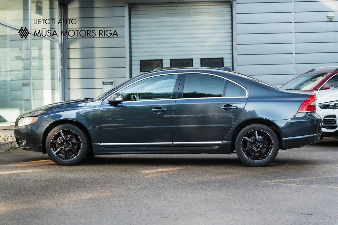 VOLVO S80