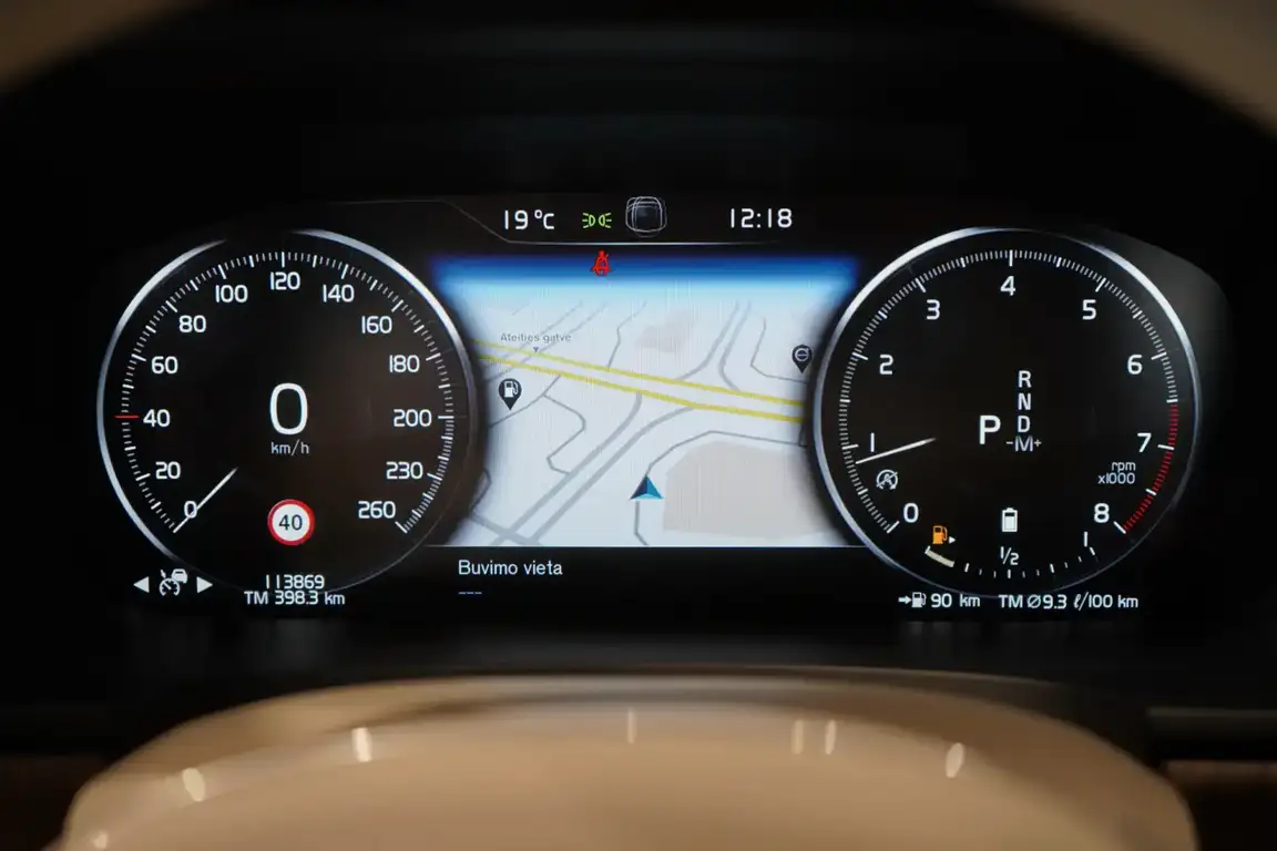 VOLVO S90