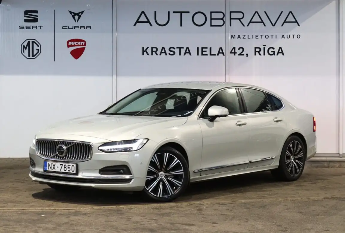 VOLVO S90
