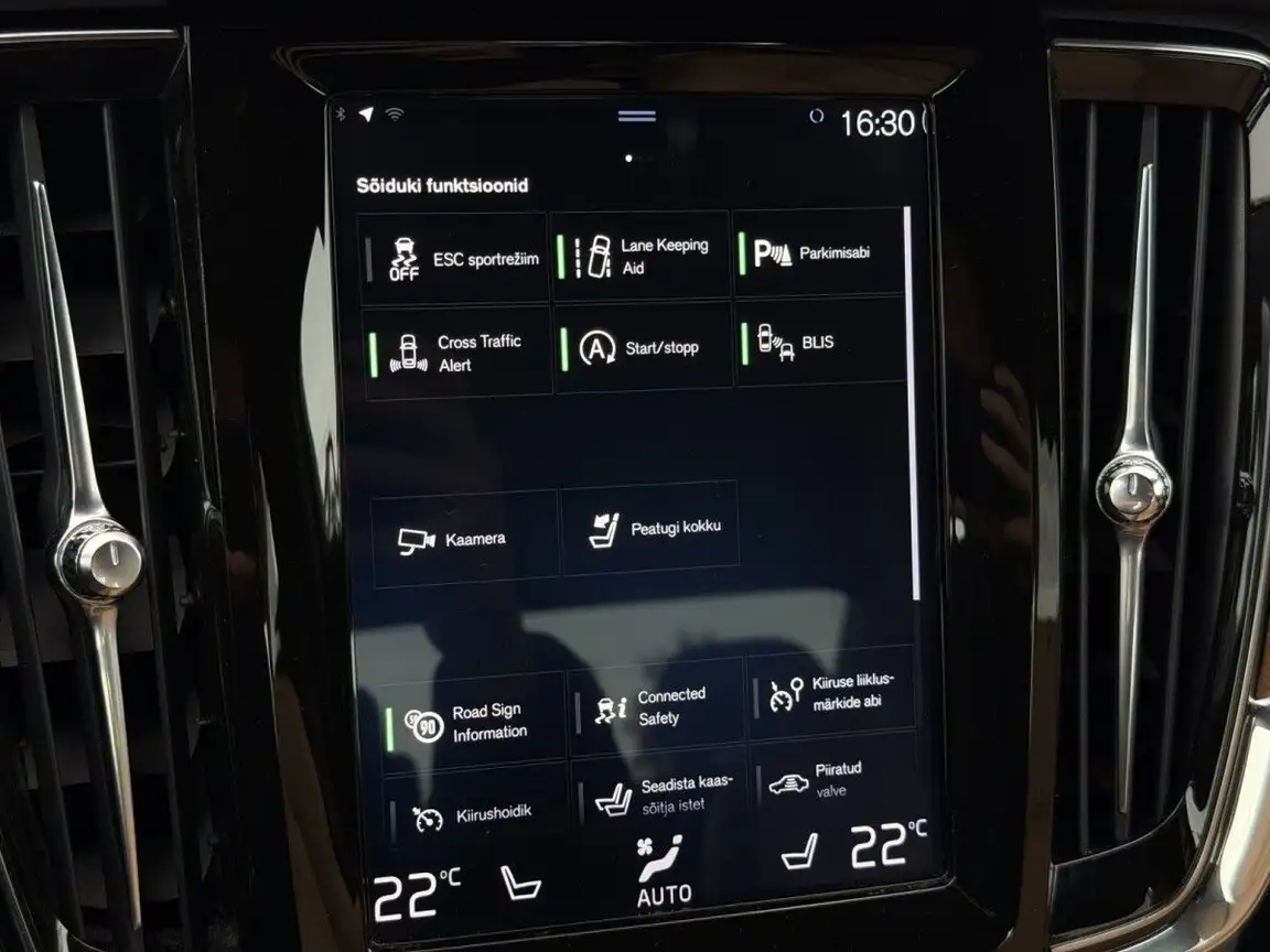 VOLVO S90