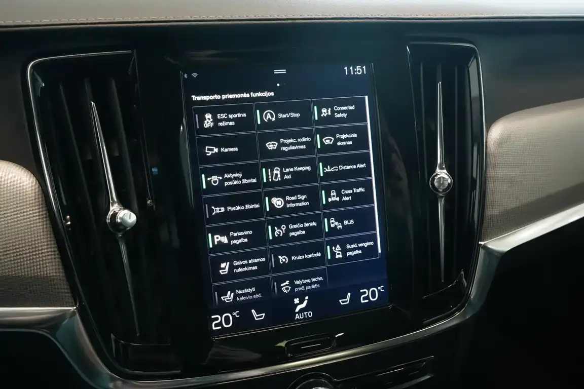 VOLVO S90