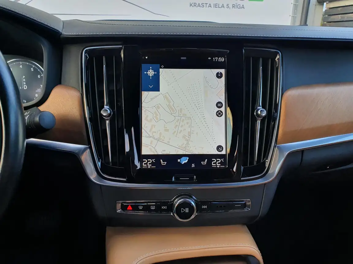 VOLVO S90