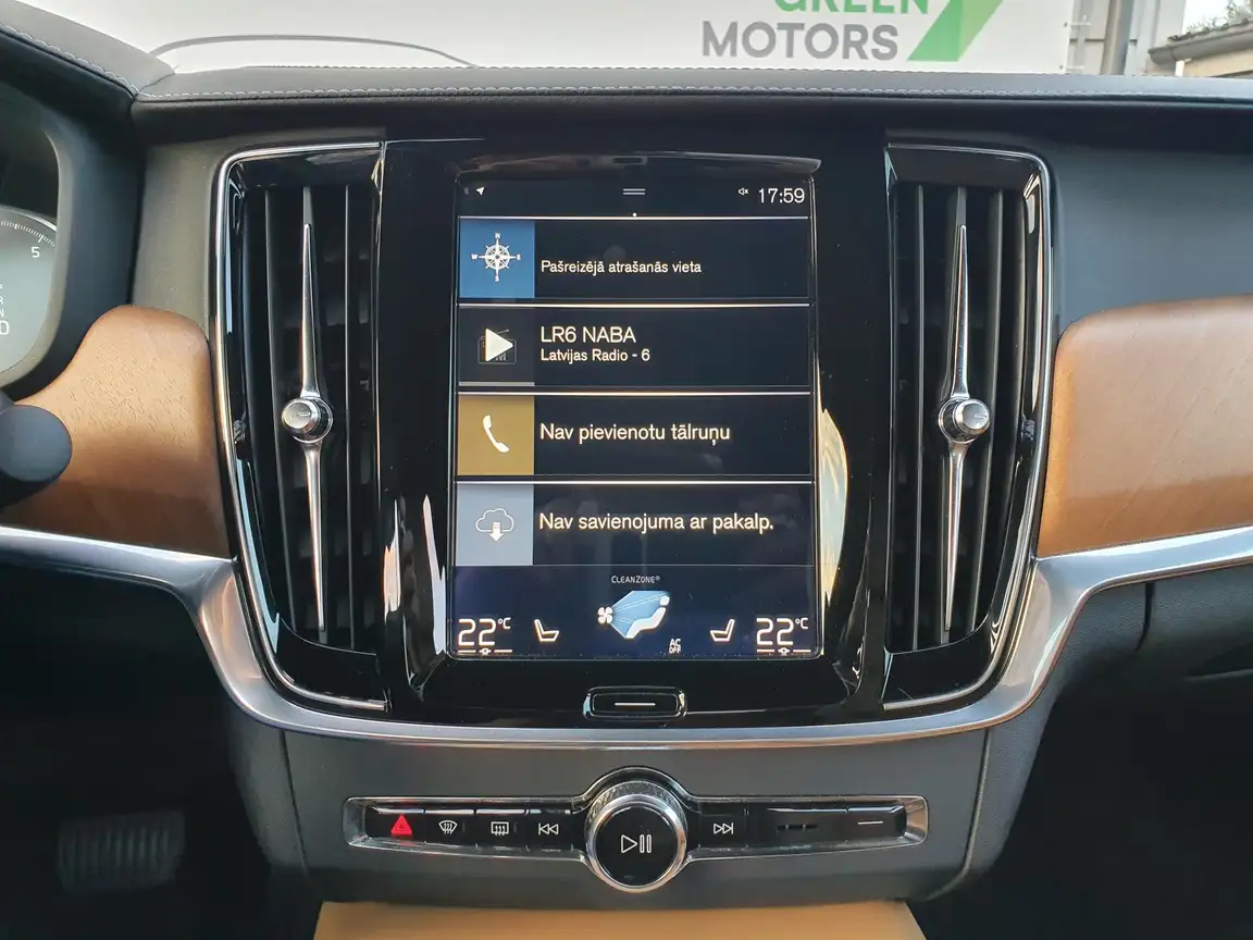 VOLVO S90
