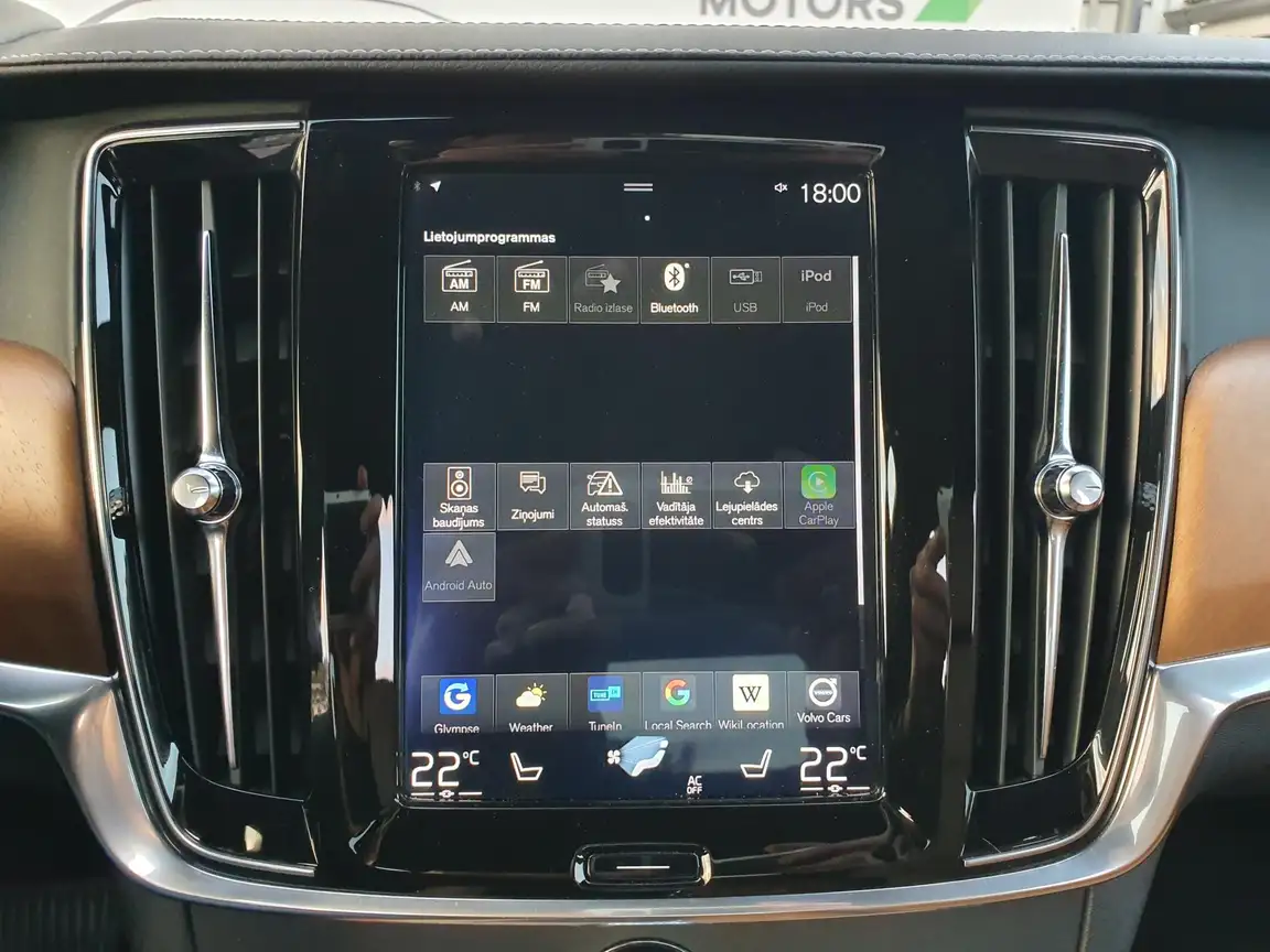 VOLVO S90