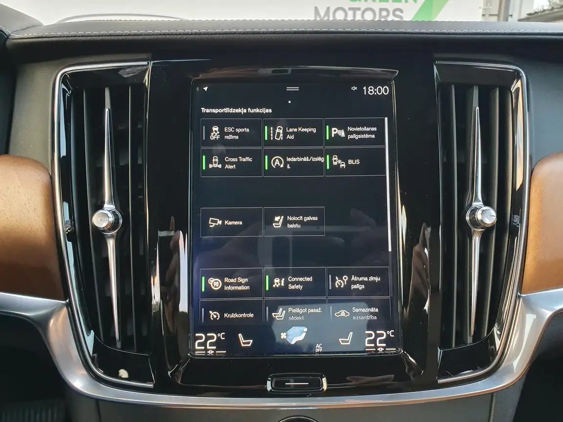 VOLVO S90