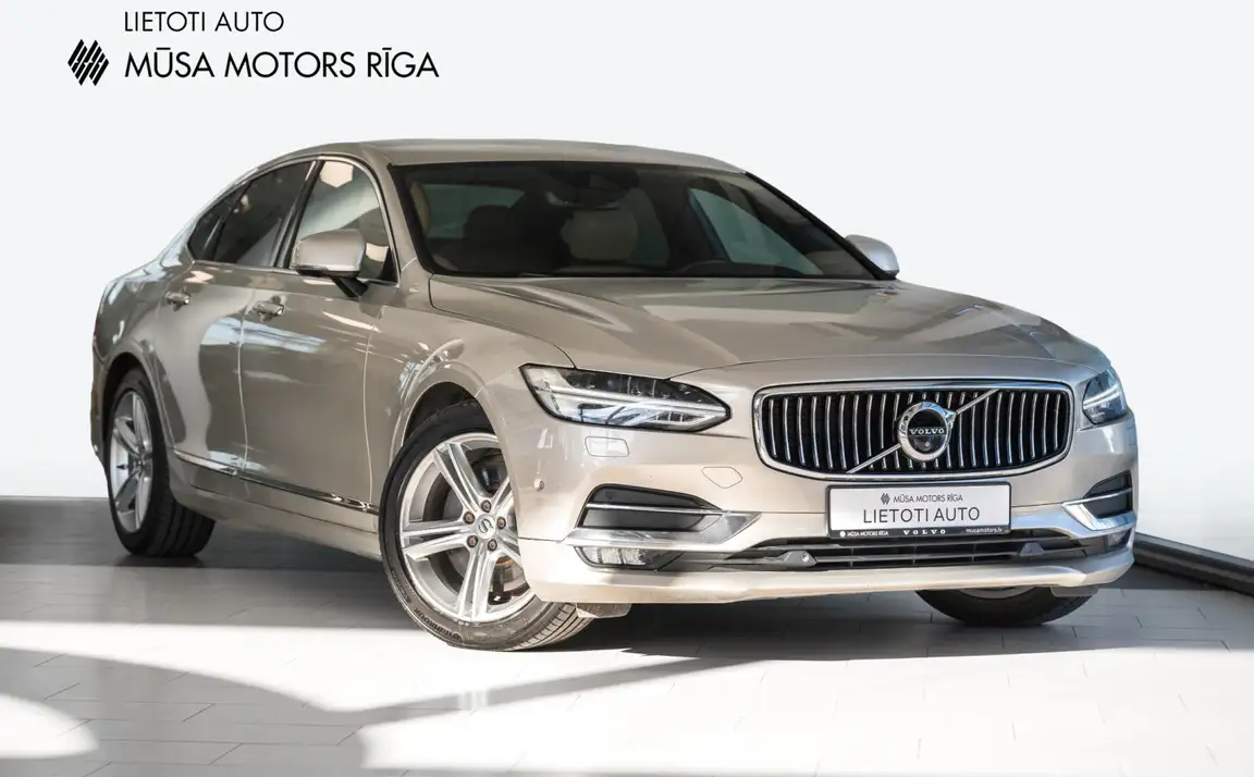 VOLVO S90