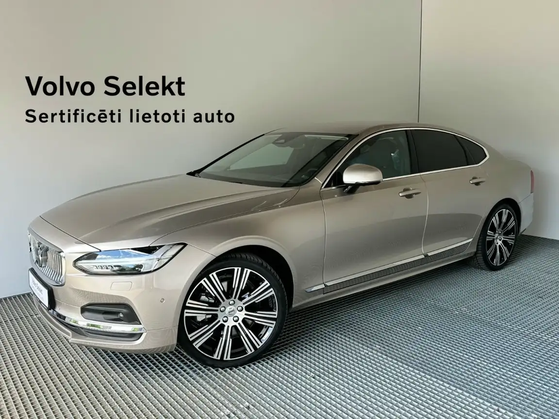 VOLVO S90