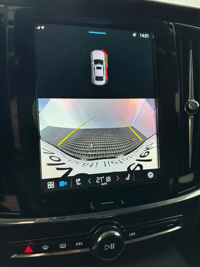 VOLVO S90