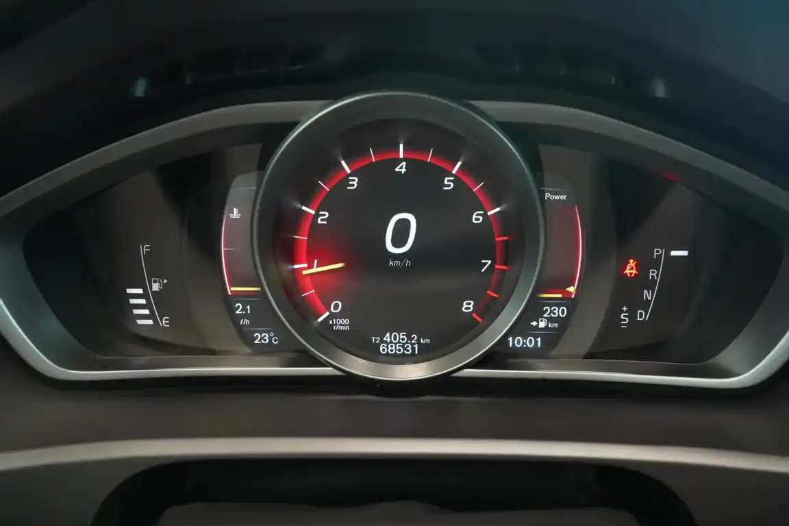 VOLVO V40