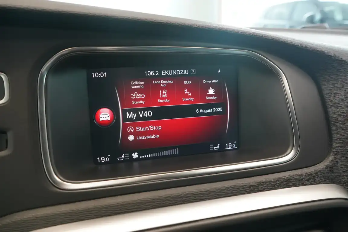 VOLVO V40