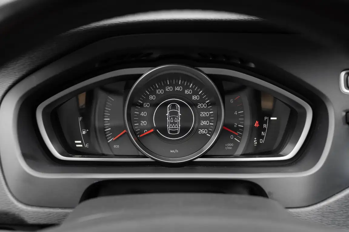 VOLVO V40