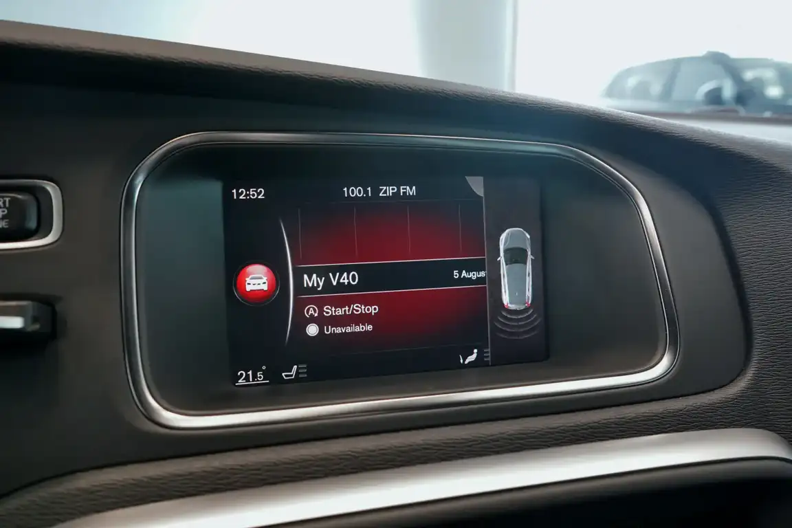 VOLVO V40