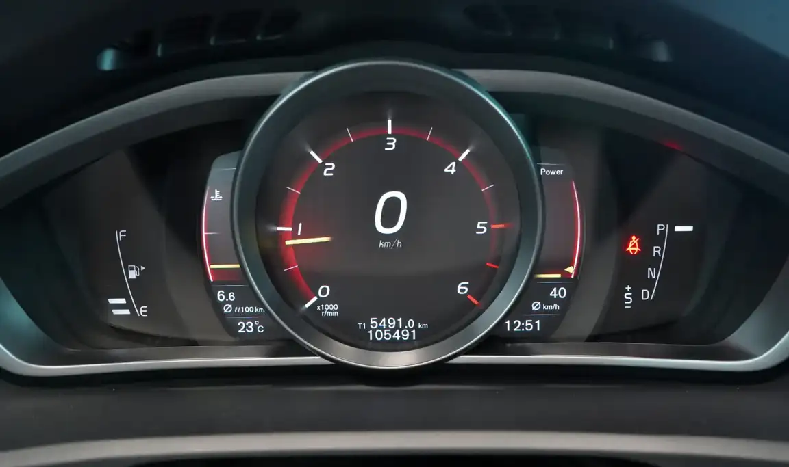 VOLVO V40