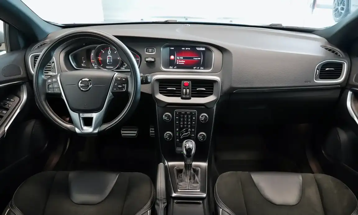 VOLVO V40